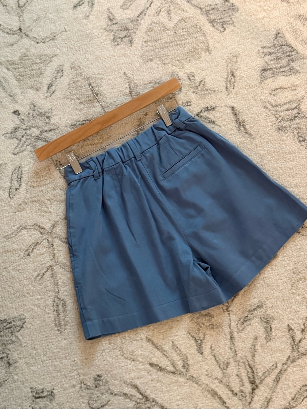 Old Navy Extra High-Rise Tailored Shorts | Blue | XS - Picture 3 of 9